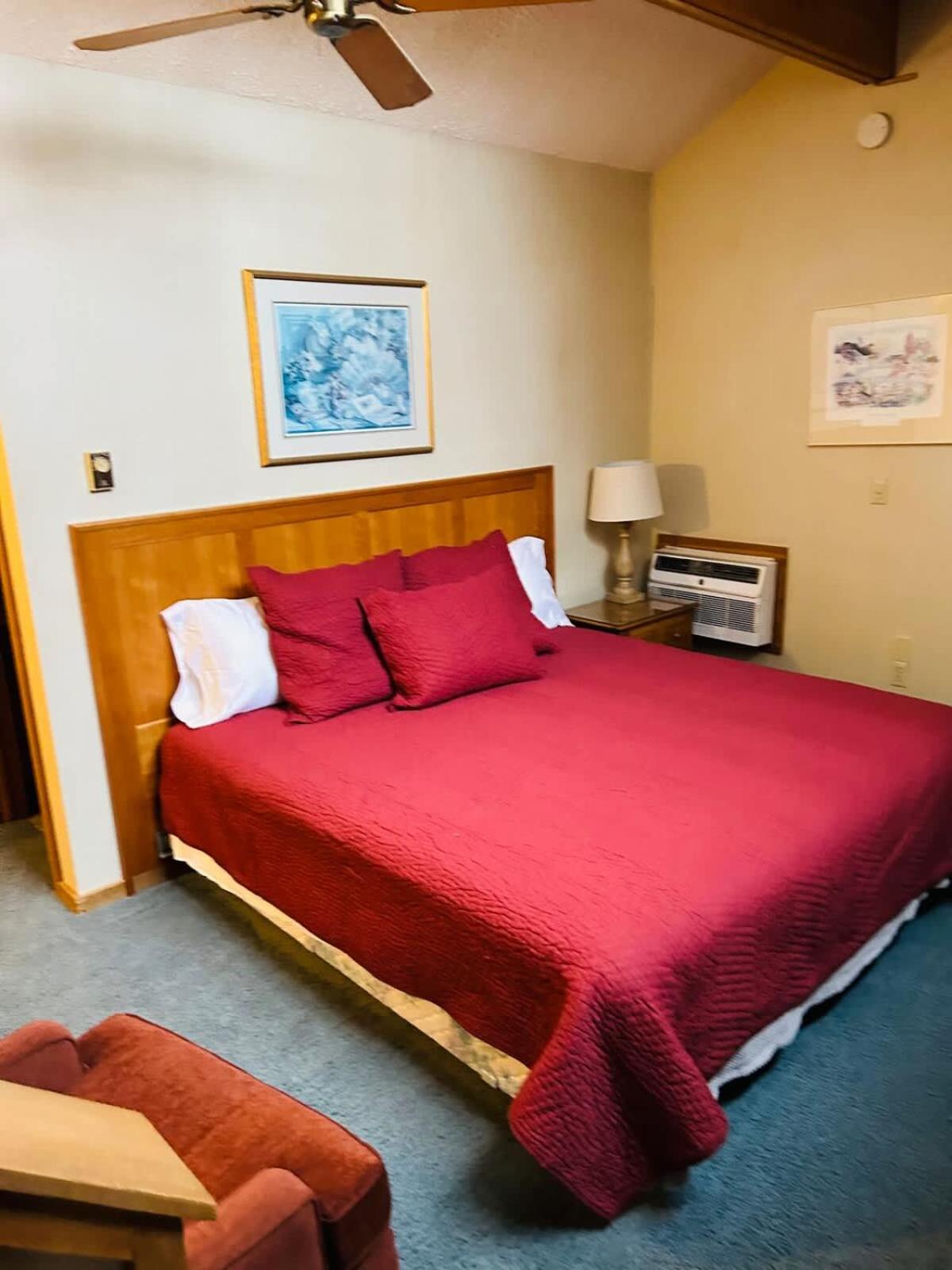 Floor Luxury, Sauna, Private Pool, Beach, 5 Beds, 4 Full Bath Bellaire